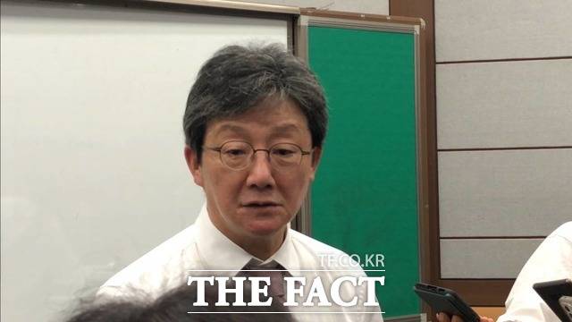유승민 전 국민의힘 의원은 28일 페이스북에 "대통령과 정부·여당은 우리 국민 절대다수의 반대를 좌파의 선동이 만들어 낸 괴담으로 치부해서는 안 된다"고 지적했다. /박성원 기자