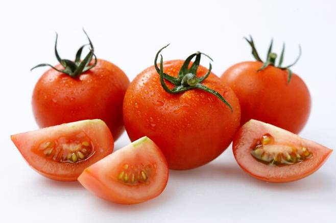 토마토는 뱃살을 빼려면 먹어야 할 식품 중 하나로 꼽힌다. [사진=클립아트코리아]