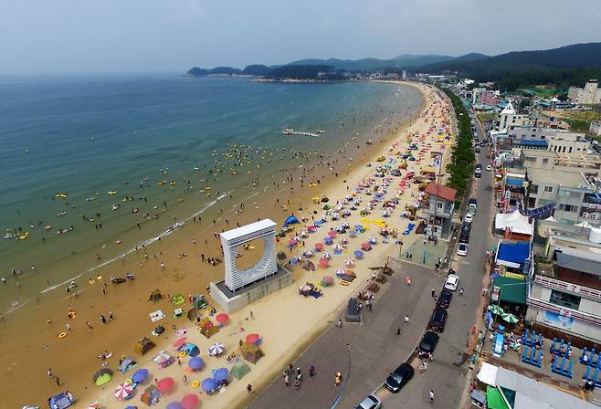 만리포 해수욕장 항공촬영 모습. /태안군 제공