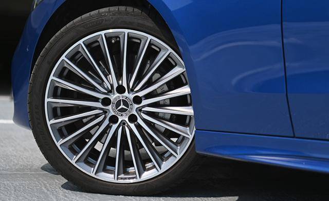 메르세데스-벤츠 C-클래스 AMG 라인