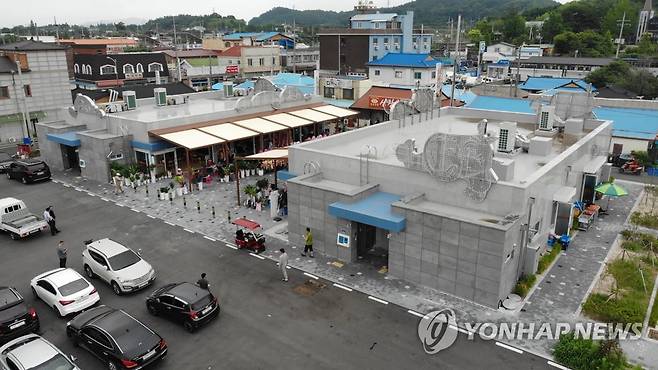 삽교시장 곱창특화거리 (예산=연합뉴스) 30일 개장한 충남 예산군 삽교시장 곱창특화거리 전경. 2023.6.30 [예산군 제공. 재판매 및 DB 금지] soyun@yna.co.kr