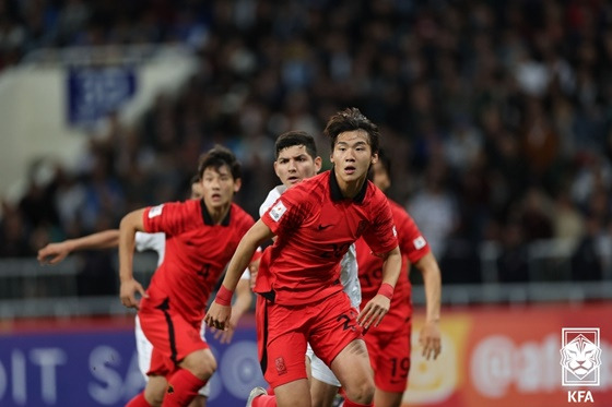 경기에 집중하는 김지수. /사진=대한축구협회 제공