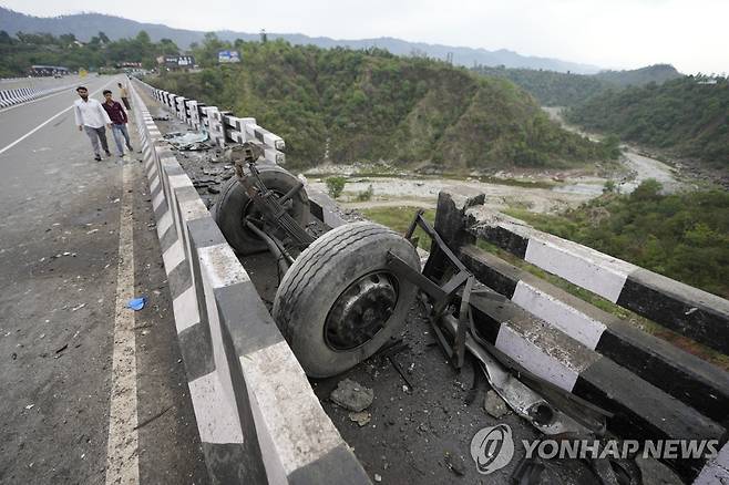 인도 교통사고 [AP 연합뉴스 자료사진. 재판매 및 DB 금지]