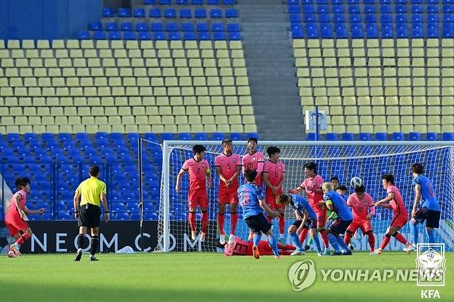 일본에 선제골 허용 (서울=연합뉴스) 12일 우즈베키스탄 타슈켄트의 파흐타코르 스타디움에서 열린  2022 아시아축구연맹(AFC) U-23 아시안컵 8강전 한국과 일본의 경기. 전반전 일본에 선제골을 허용하고 있다. 2022.6.12 [대한축구협회 제공. 재판매 및 DB금지] photo@yna.co.kr