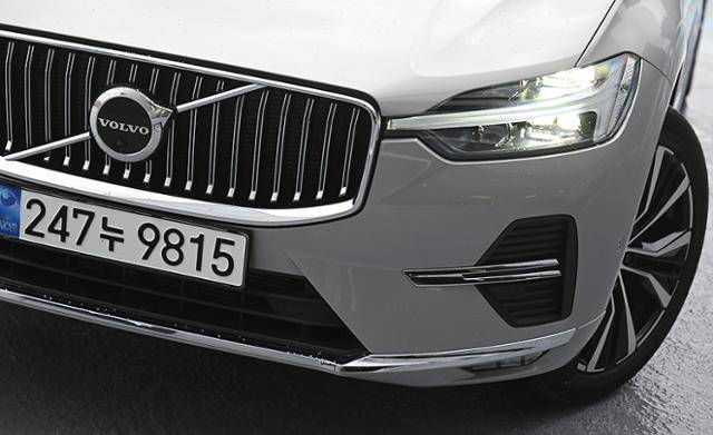 볼보 XC60 B6 AWD 얼티메이트 브라이트