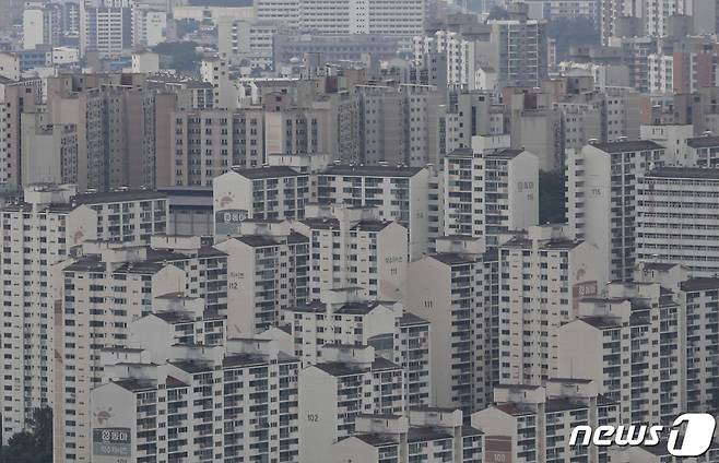 서울 중구 남산에서 바라본 서울 시내 아파트. /사진=뉴스1