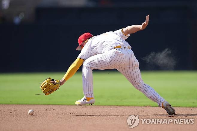 4회초 수비하는 김하성 [USA투데이스포츠=연합뉴스]