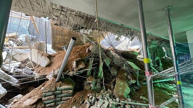한국토지주택공사가 인천 검단 아파트 지하주차장 슬래브 붕괴 사고에 대해 공식 사과했다.ⓒ데일리안 배수람 기자