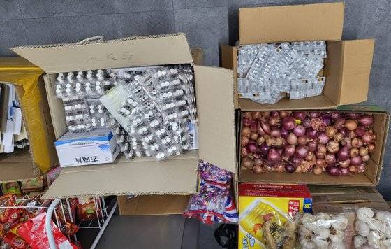 대전경찰청 안보수사대는 중국에서 밀반입한 마약류를 판매하고 투약한 사범 47명을 검거, 검찰에 송치했다. 사진은 경찰이 압수한 마약류 거통편 및 복방감초편. [사진 대전경찰청]