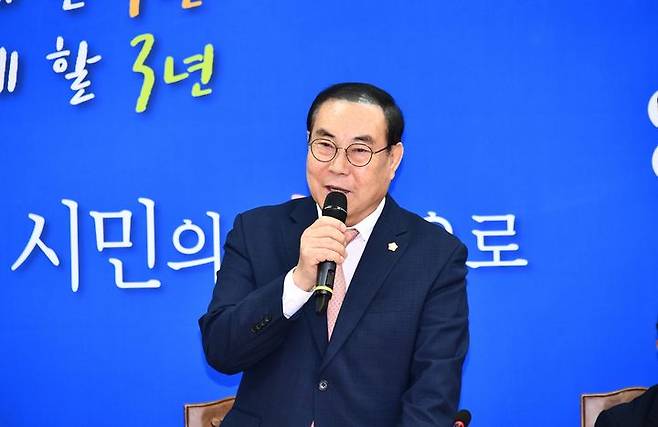 6일 여수시의회에서 기자회견 하는 김영규 의장 *재판매 및 DB 금지