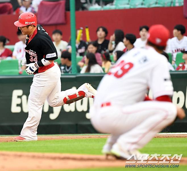 에이스 김광현을 주저앉게 만든 최형우의 홈런포 두 방 '호랑이 기운을 담아 홈런포 두 방 가동'