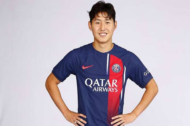 파리 생제르맹 유니폼을 입은 이강인. 사진=PSG 공식 홈페이지