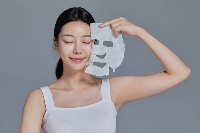 마스크팩은 3~5도의 냉장실보다 12~15도의 건조한 곳에 보관하는 게 좋다./사진=게티이미지뱅크