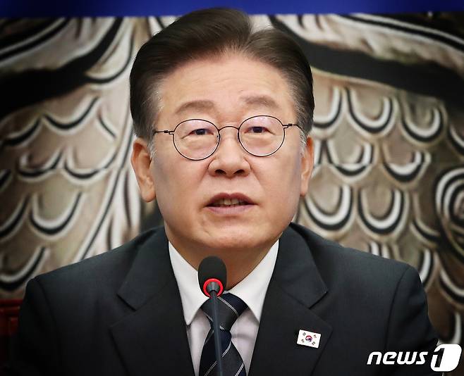 이재명 더불어민주당 대표가 10일 오전 서울 여의도 국회에서 열린 최고위원회의에서 모두발언을 하고 있다. 2023.7.10/뉴스1 ⓒ News1 임세영 기자