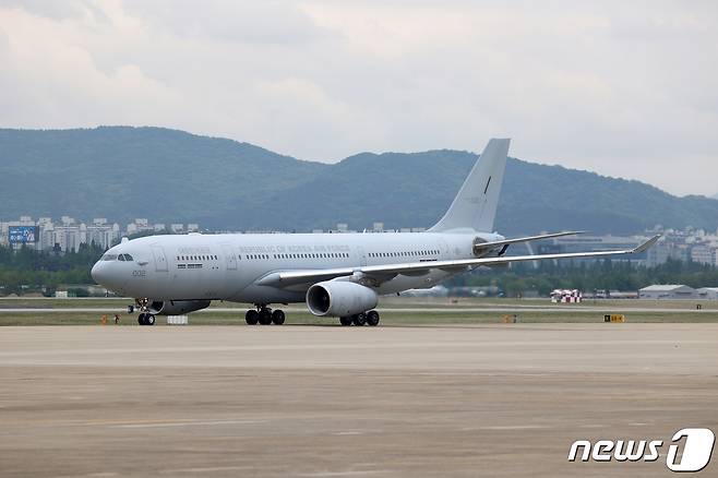 공군이 운용하는 다목적 공중급유 수송기 KC-330. 2023.4.25/뉴스1 ⓒ News1 사진공동취재단