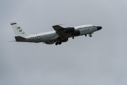 정찰비행 중인 미국 공군 정찰기 RC-135S 코브라볼. 미국 공군 홈페이지 캡처