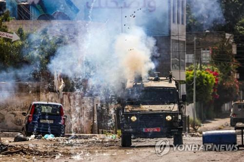 요르단강 서안 제닌 난민촌에서 군사작전 펴는 이스라엘군 [AFP 연합뉴스 자료사진. 재판매 및 DB 금지]