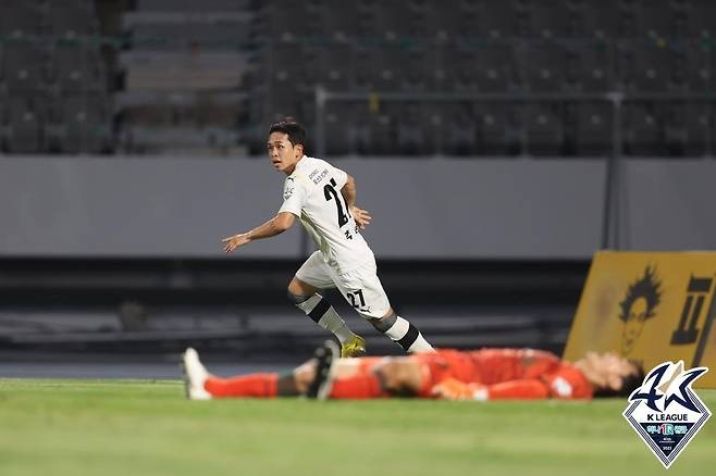 극적인 동점골을 터트린 전남 드래곤즈의 추상훈 [한국프로축구연맹 제공. 재판매 및 DB 금지]