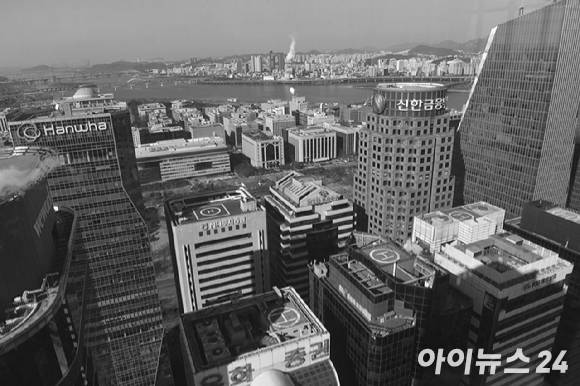 부동산 PF 연체율이 15%대로 치솟은 증권업계에 비상등이 켜졌다. [사진=정소희 기자]