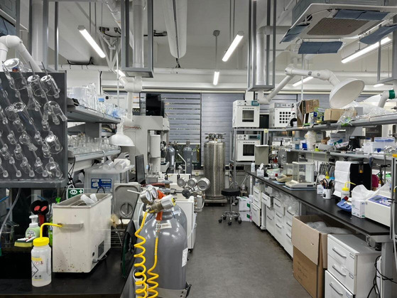 A molecular separation laboratory at KAIST in Daejeon, where Charlene Tapia and her colleagues make membranes and absorbents for gas storage and separations, as well as water treatment applications [CHARLENE TAPIA]