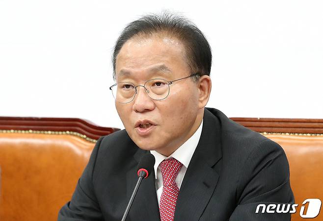 윤재옥 국민의힘 원내대표가 11일 오전 서울 여의도 국회에서 열린 원내대책회의에서 모두발언을 하고 있다. 2023.7.11/뉴스1 ⓒ News1 임세영 기자