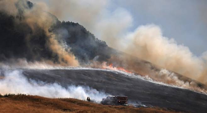 지난달 30일 미국 캘리포니아주 샌안토니오산의 화재 모습. AP 뉴시스