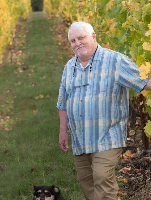 콜린 클래멘스 설립자 조 스타크(Joe Stark)