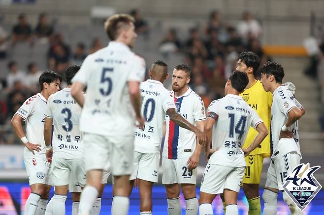 수원FC 선수들. /사진=한국프로축구연맹