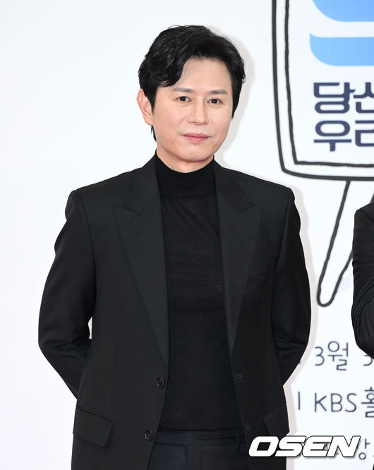 [OSEN=조은정 기자]3일 오후 서울 영등포구 KBS홀에서 공영방송 50주년 특집 '당신의 KBS, 우리의 50년' 레드카펫 행사가 열렸다.더블루 김민종이 포즈를 취하고 있다. 2023.03.03 /cej@osen.co.kr