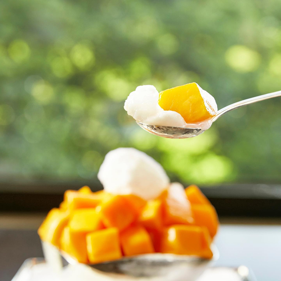 Jeju Apple Mango Bingsu is a summer specialty of The Shilla Seoul, Jung District, central Seoul. [THE SHILLA SEOUL]