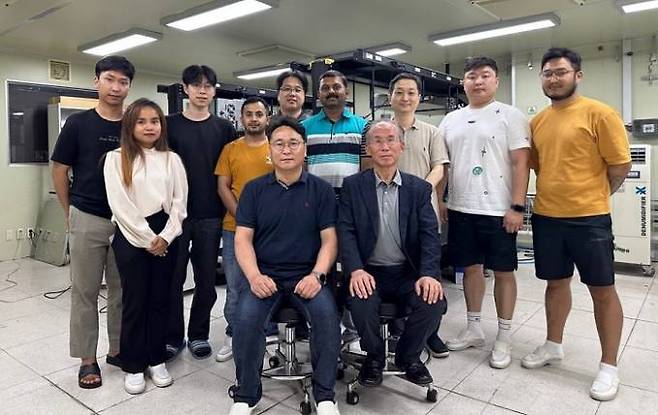 전북대학교와 ㈜시지트로닉스의 산화갈륨 전력반도체 신소자 기술 개발진