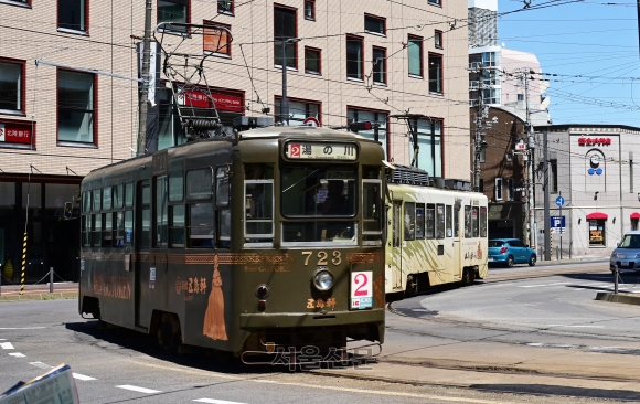 하코다테의 명물 노면전차.