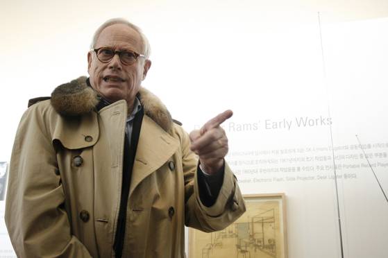 바우하우스 정신을 계승해 애플 디자인에 영향을 준 산업 디자이너 디터 람스. [중앙포토]