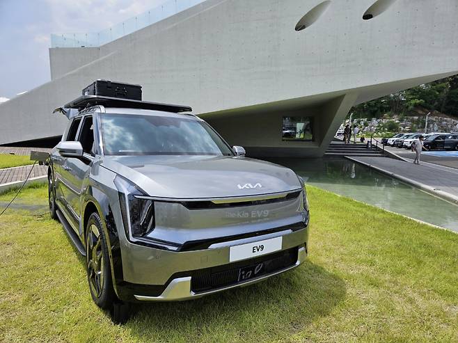 국내 첫 3열 대형 전기 SUV 기아 ‘EV9’. [김지윤 기자]