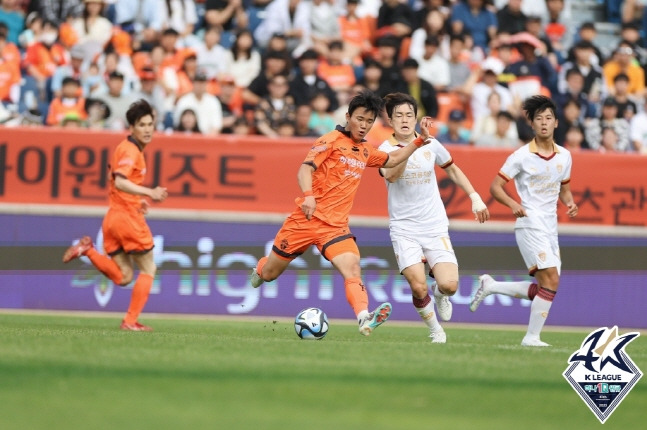 양현준(왼쪽에서 2번째). /사진=한국프로축구연맹