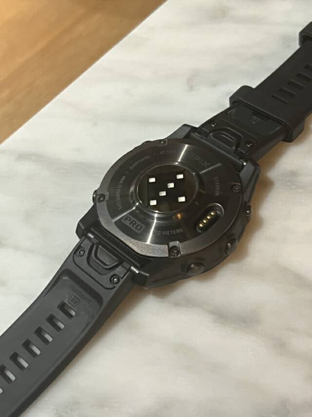 가민 스마트워치 '에픽스 프로' 5세대 광학 심박수 센서 (사진=지디넷코리아)