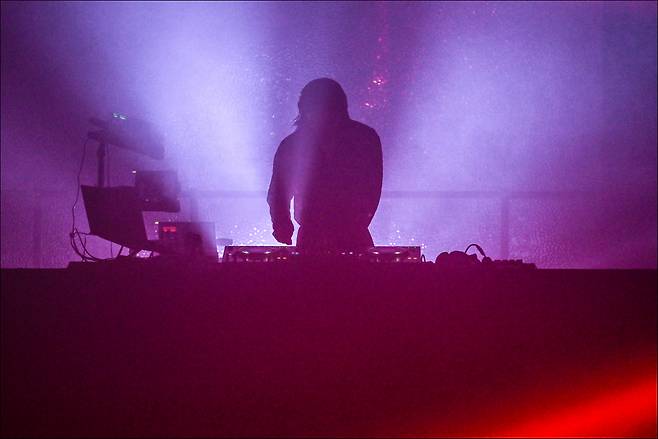 세종문화회관의 여름 축제인 ‘싱크 넥스트’의 주인공으로 선 250의 공연 ‘아직도 모르시나요’ [세종문화회관 제공]