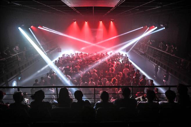 세종문화회관의 여름 축제인 ‘싱크 넥스트’의 주인공으로 선 250의 공연 ‘아직도 모르시나요’ [세종문화회관 제공]