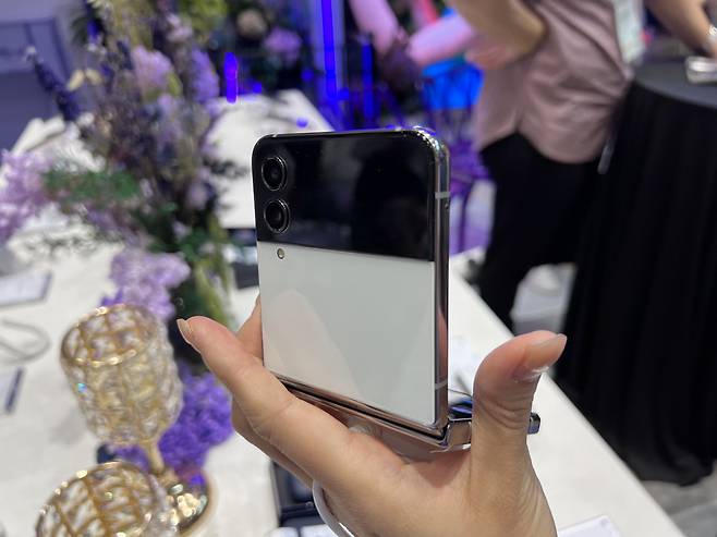 신제품 출시를 앞두고 헐값이 된 ‘갤럭시Z플립4’