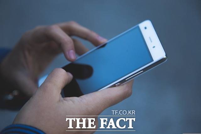 법원이 아이돌그룹 멤버인 척 프로듀서에게 접근해 미공개 음원을 유출한 혐의로 재판에 넘겨진 20대에게 징역형 집행유예를 선고했다. 기사와 관련없는 사진. /픽사베이