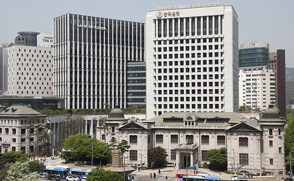 The Bank of Korea in Seoul [Photo by Joint Press Corps]