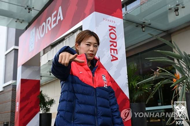 포즈 취하는 전은하 (서울=연합뉴스) 2023 국제축구연맹(FIFA) 호주·뉴질랜드 여자월드컵에 출전하는 대표팀 전은하가 15일(현지시간) 숙소인 리지스 캠벨타운 호텔에서 포즈를 취하고 있다. 2023.7.15 [대한축구협회 제공. 재판매 및 DB 금지] photo@yna.co.kr