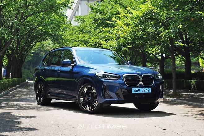 13,000마일 주행 후 신형 BMW iX3는 ICE 자동차보다 깨끗합니다.