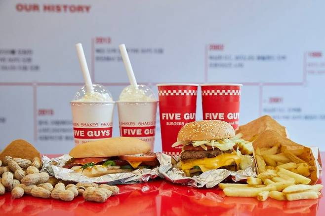 파이브가이즈 햄버거 및 핫도그 이미지ⓒ파이브가이즈