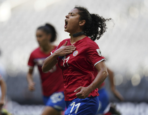 Costa Rica's Raquel Rodriguez celebrates after scoring the opening goal against Panama during a Concacaf Women's Championship match in Monterrey, Mexico on July 5, 2022.  [AP/YONHAP]