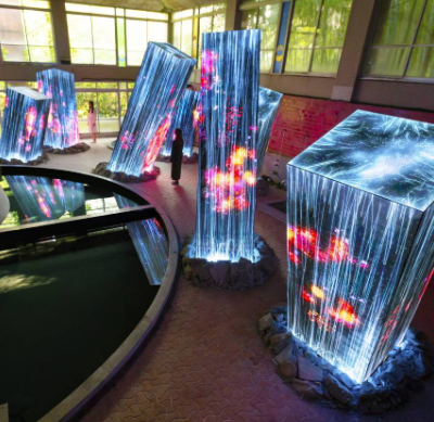 ‘목욕탕 폐허의 거석’ 작품 / 사진=팀랩 공식 홈페이지