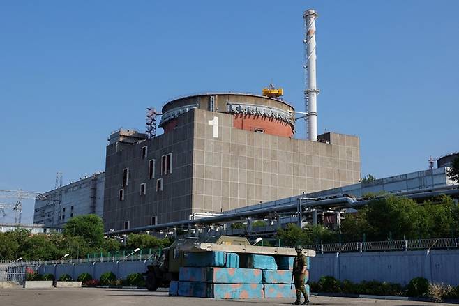 라파엘 그로시 국제원자력기구(IAEA) 사무총장이 지난 20일(현지시각) 우크라이나 자포리자 원전의 지붕을 조사할 수 없었다고 공식 발표했다. 사진은 지난해 자포리자 원전. /사진=로이터