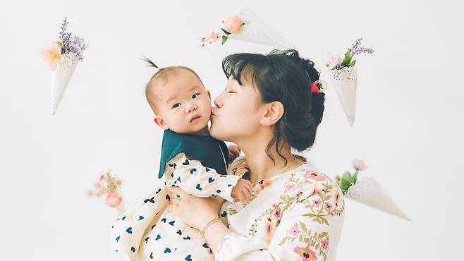 [서울=뉴시스]유튜브 채널 '종지부부'의 장은지와 딸 채움 (사진=종지부부 제공) 2023.07.19. photo@newsis.com *재판매 및 DB 금지