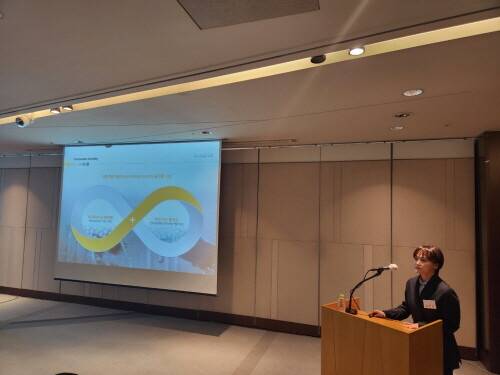 김주희 인벤티지랩 대표가 지난해 11월 서울 여의도 63스퀘어에서 열린 IPO 기자간담회에서 발표하고 있다. 사진 제공=인벤티지랩