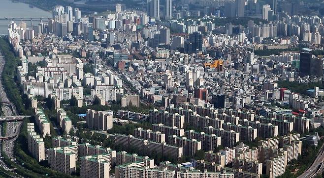 강남권 재건축 추진 아파트를 중심으로 신고가를 경신하는 단지가 속속 늘고 있다. 사진은 압구정동 현대아파트 전경. 연합뉴스
